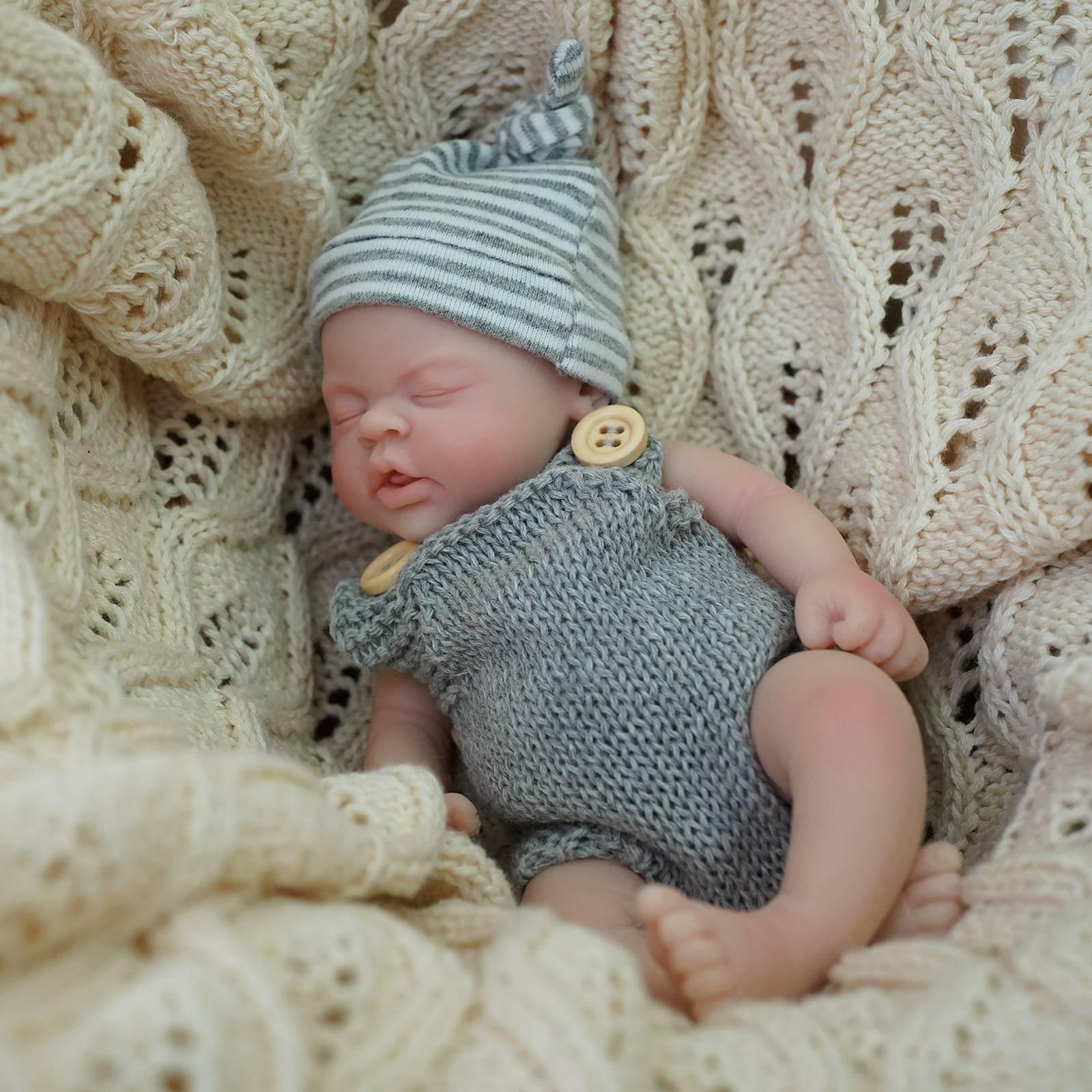 Mini Boneca Bebê Reborn Menino em Silicone Sólido Greenlucky