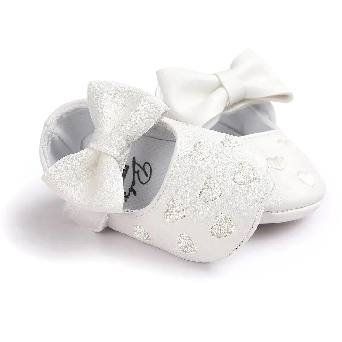 Sapato infantil Feminino Coração 0-18M