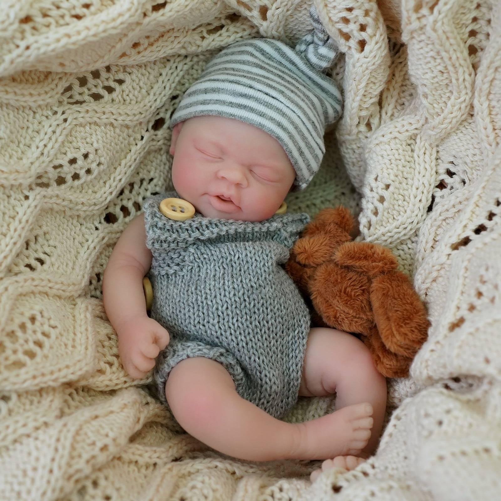 Mini Boneca Bebê Reborn Menino em Silicone Sólido Greenlucky