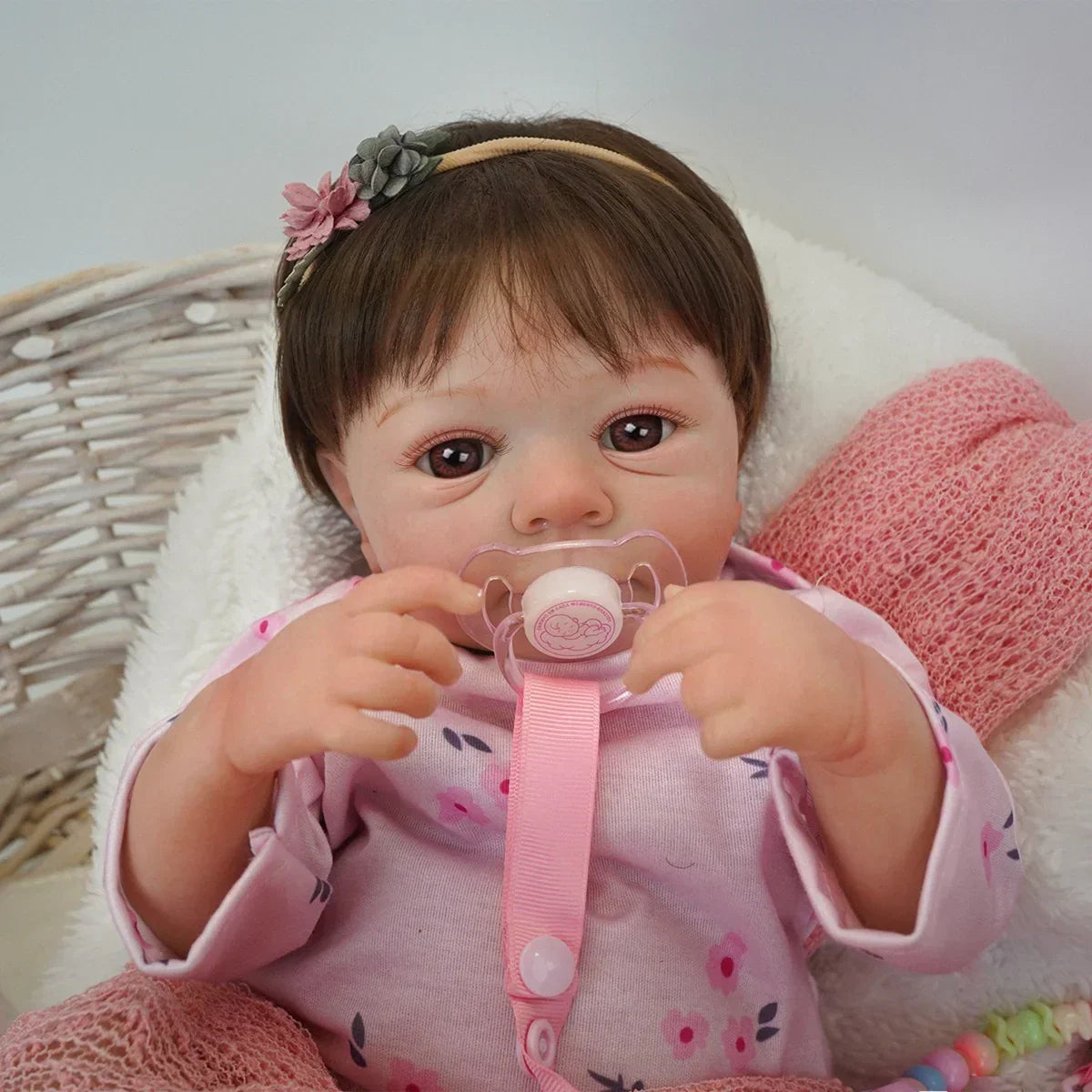 Boneca Bebê Reborn Ivy olhos castanhos Greenlucky