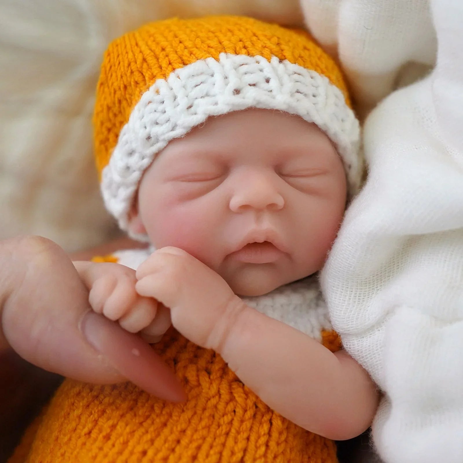 Mini Boneca Bebê Reborn Menina Dormindo em Silicone Sólido Greenlucky