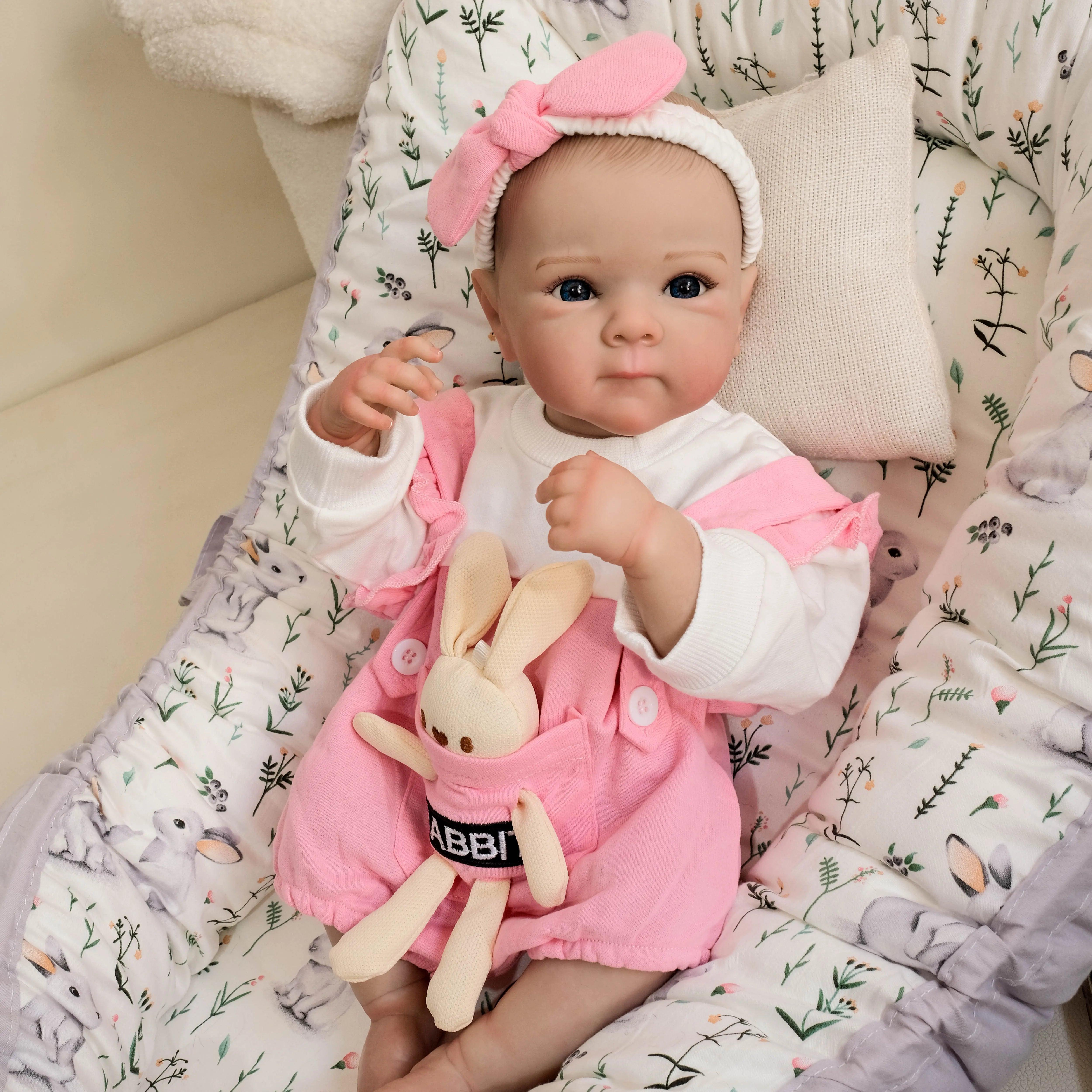 Boneca Bebê Reborn Coelhinha - Corpo Inteiro em Silicone Macio e Realista