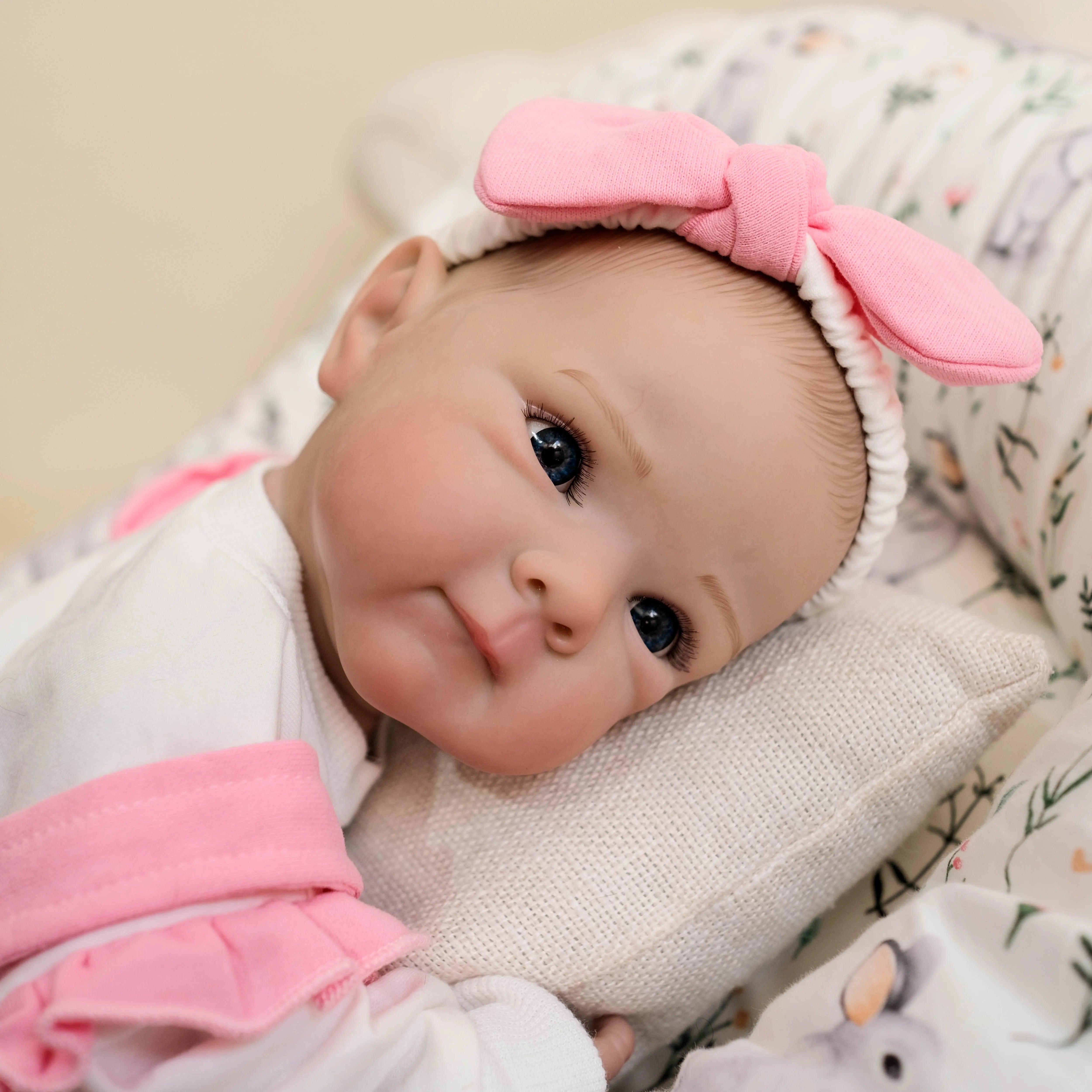 Boneca Bebê Reborn Coelhinha - Corpo Inteiro em Silicone Macio e Realista