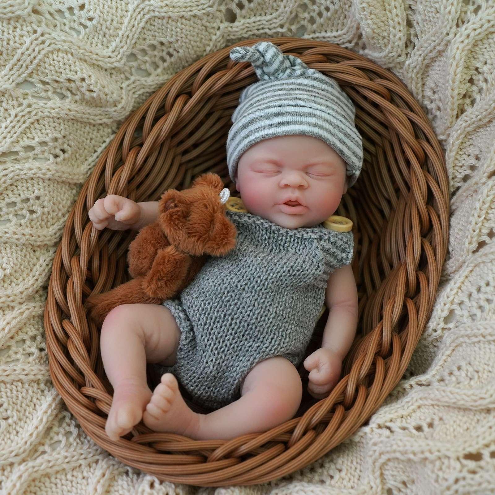Mini Boneca Bebê Reborn Menino em Silicone Sólido Greenlucky