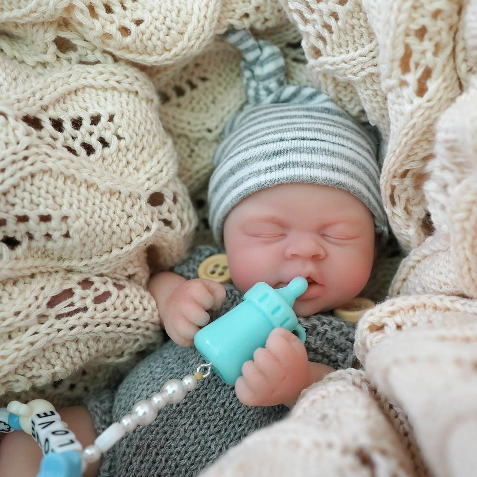 Mini Boneca Bebê Reborn Menino em Silicone Sólido Greenlucky